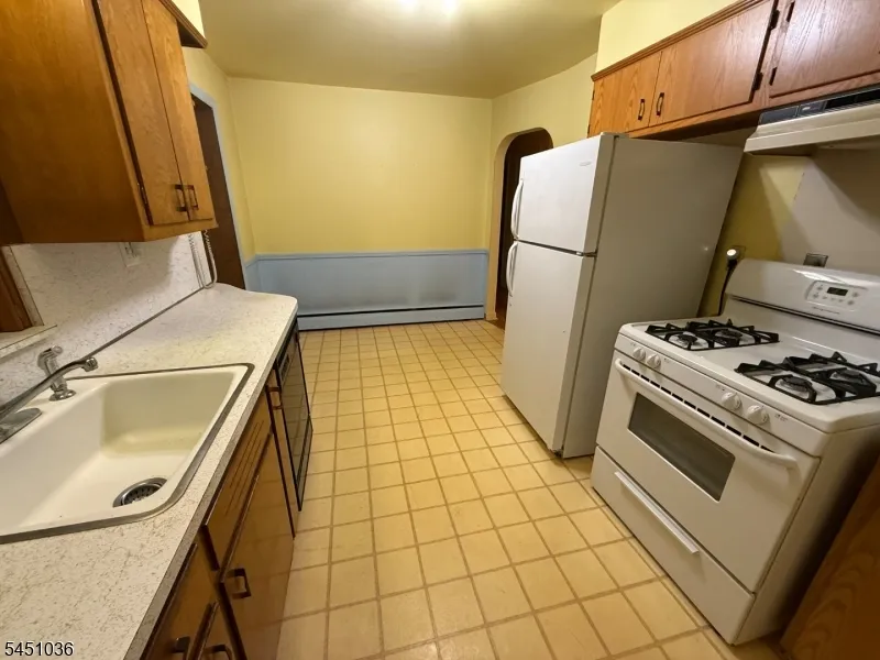 76 Linwood Ave Midland Park, NJ 07432