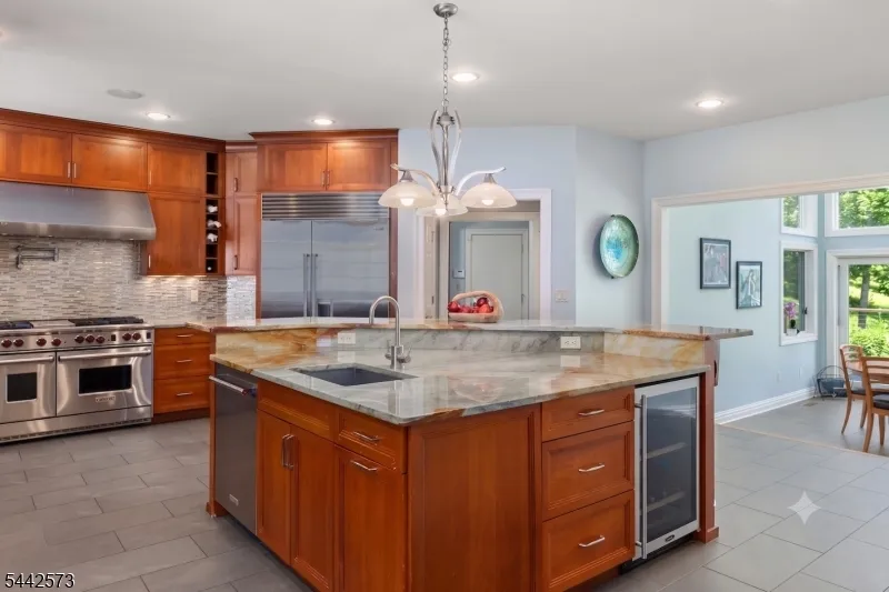2 Cobblefield Rd Mendham, NJ 07945