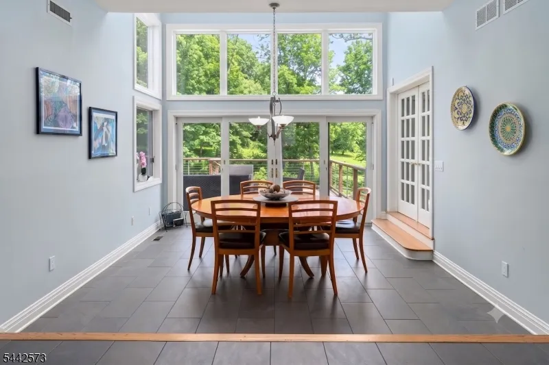 2 Cobblefield Rd Mendham, NJ 07945