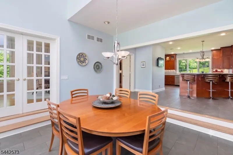 2 Cobblefield Rd Mendham, NJ 07945