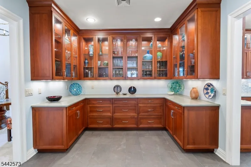 2 Cobblefield Rd Mendham, NJ 07945