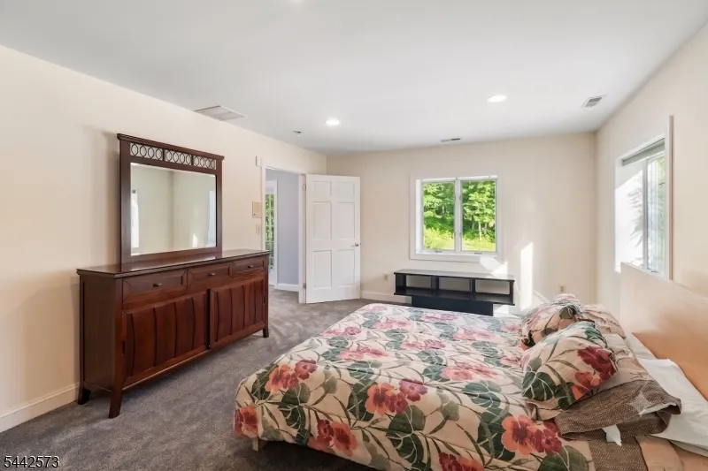 2 Cobblefield Rd Mendham, NJ 07945