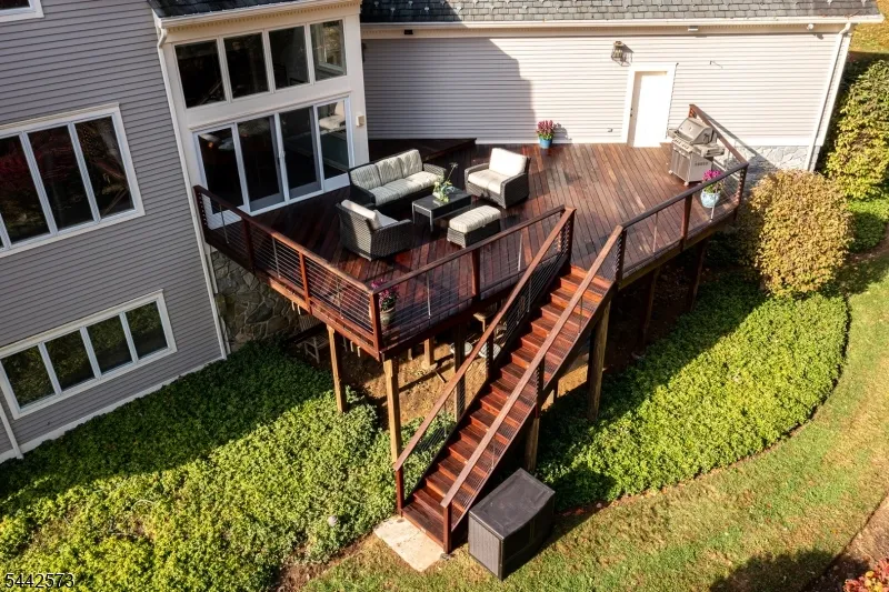 2 Cobblefield Rd Mendham, NJ 07945