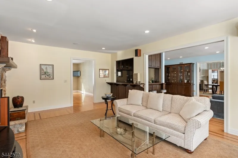 2 Cobblefield Rd Mendham, NJ 07945