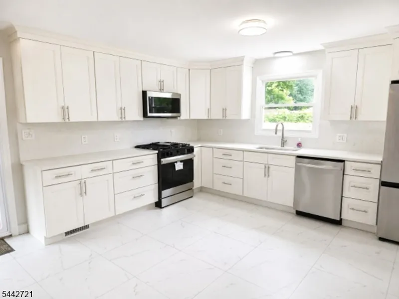 322 Madison Ave Newfield, NJ 08344