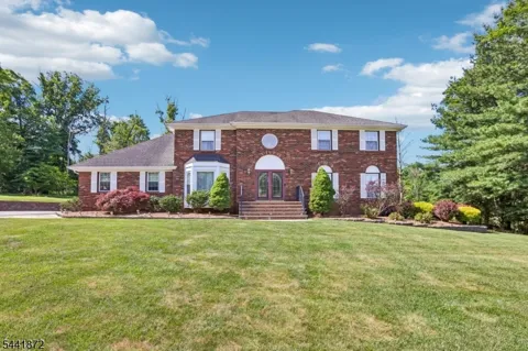 4 Viking Ct