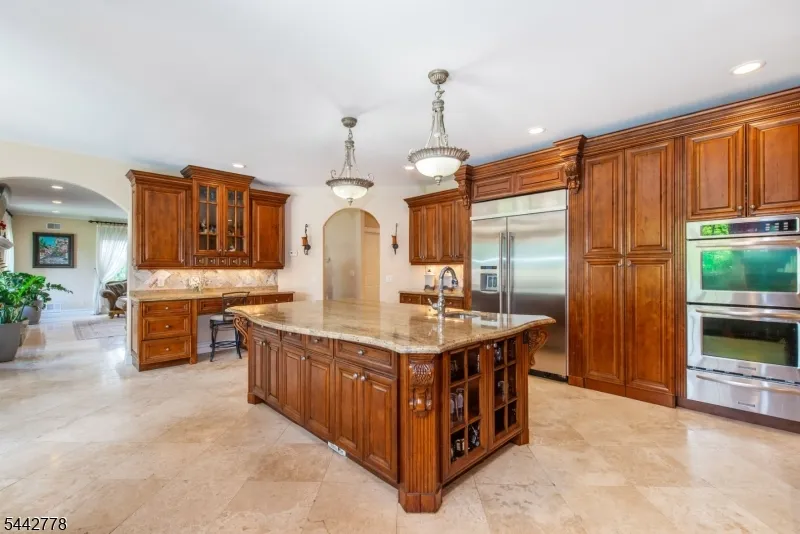 16 Cheri Ln Fairfield, NJ 07004