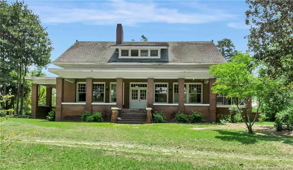 2740 Nc Highway 71 Maxton, NC 28364