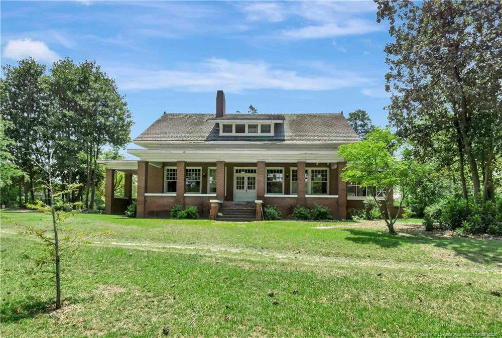 2740 Nc Highway 71 Maxton, NC 28364