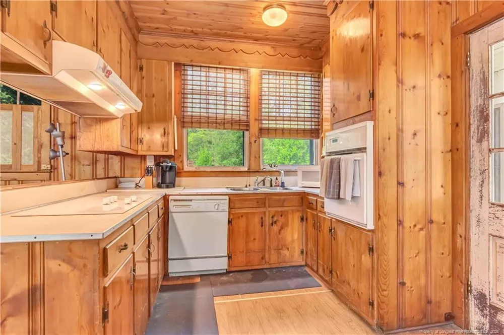 2740 Nc Highway 71 Maxton, NC 28364