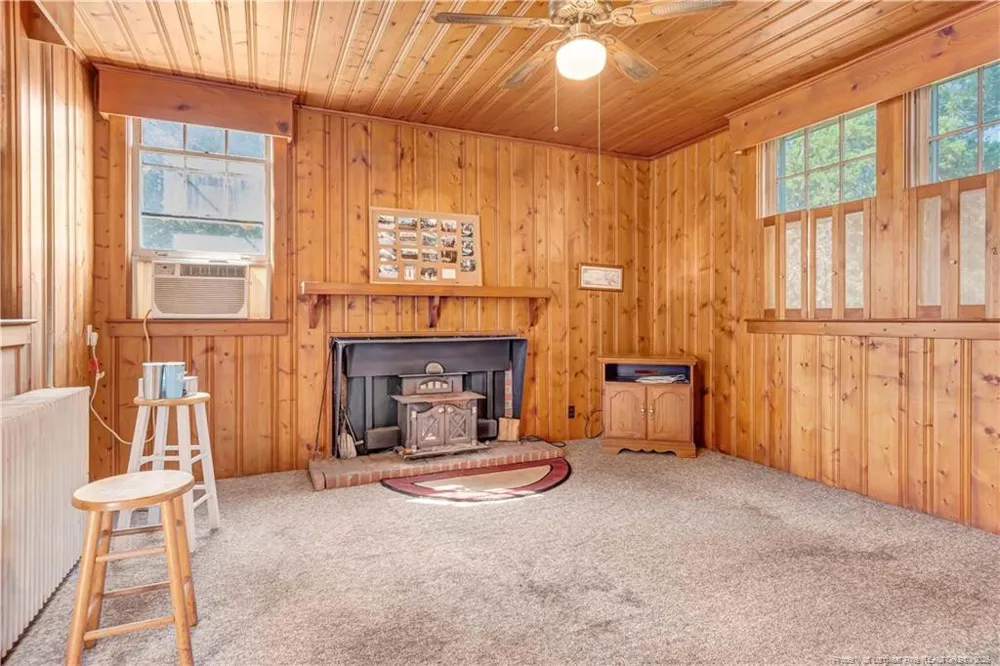 2740 Nc Highway 71 Maxton, NC 28364