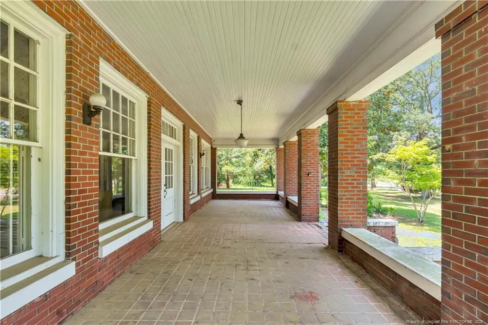 2740 Nc Highway 71 Maxton, NC 28364