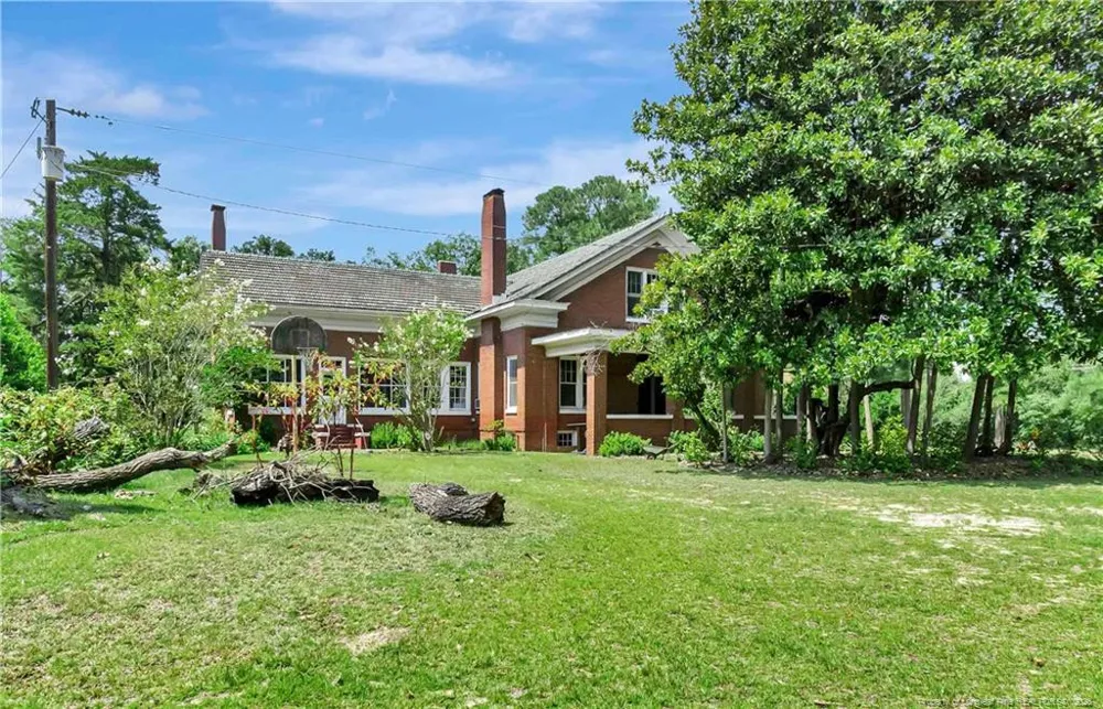 2740 Nc Highway 71 Maxton, NC 28364
