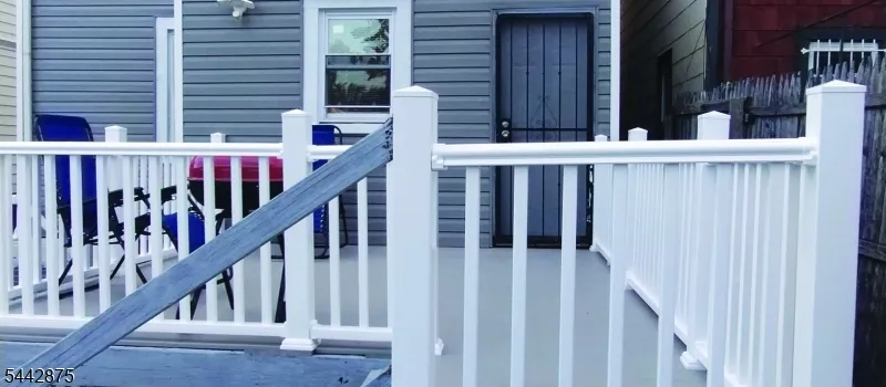 46 Sanford St East Orange City, NJ 07018