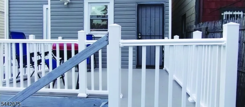 46 Sanford St East Orange City, NJ 07018