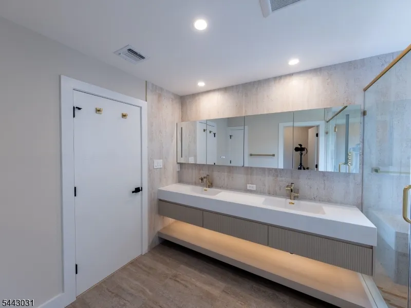 1449 Trenton Harbourton Hopewell, NJ 08534