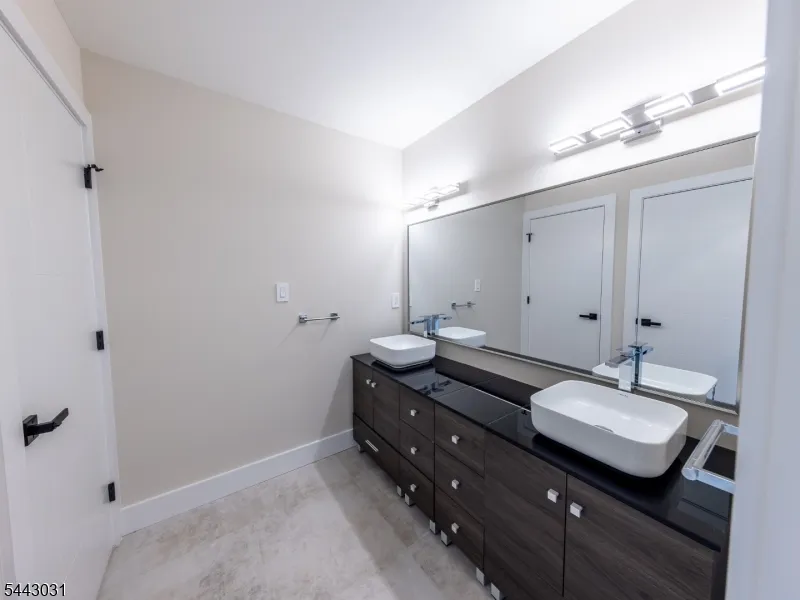 1449 Trenton Harbourton Hopewell, NJ 08534