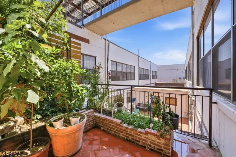300 Communipaw Ave #160 Unit 160 Jersey City, NJ 07304
