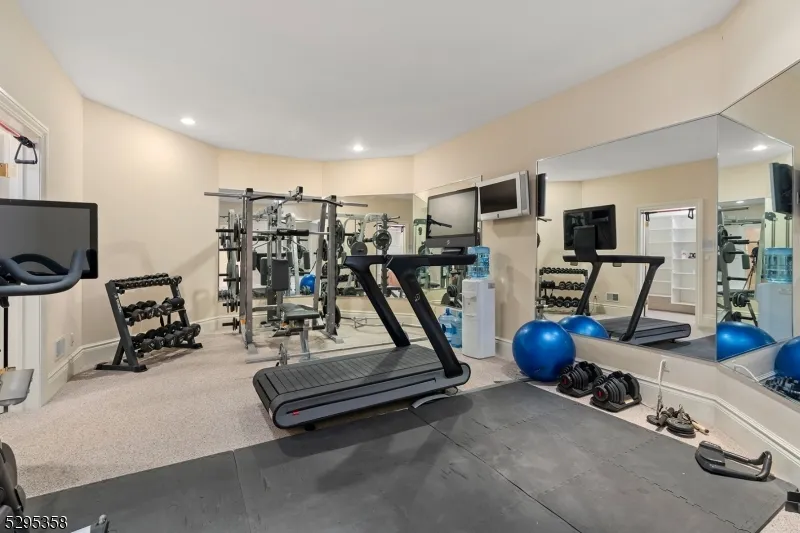 7 Cobblefield Rd Mendham, NJ 07945