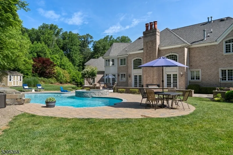 7 Cobblefield Rd Mendham, NJ 07945