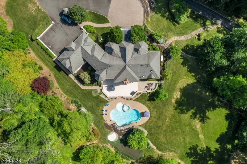 7 Cobblefield Rd Mendham, NJ 07945