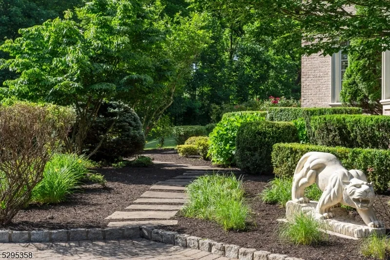 7 Cobblefield Rd Mendham, NJ 07945
