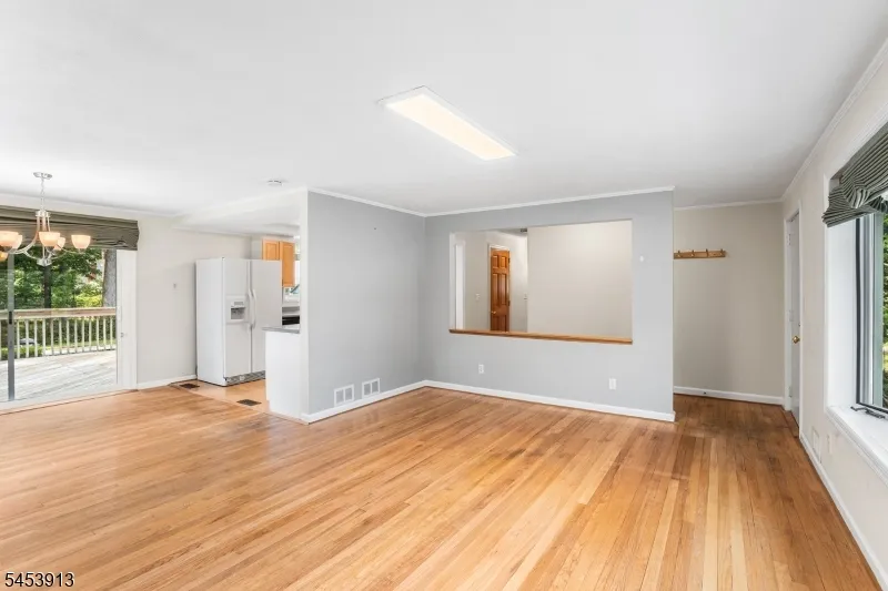 47 Ferncliff Rd Parsippany-Troy Hills, NJ 07950