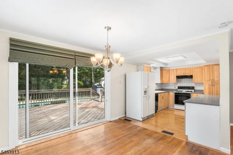 47 Ferncliff Rd Parsippany-Troy Hills, NJ 07950
