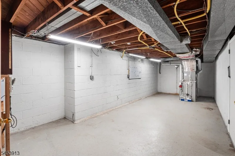 47 Ferncliff Rd Parsippany-Troy Hills, NJ 07950