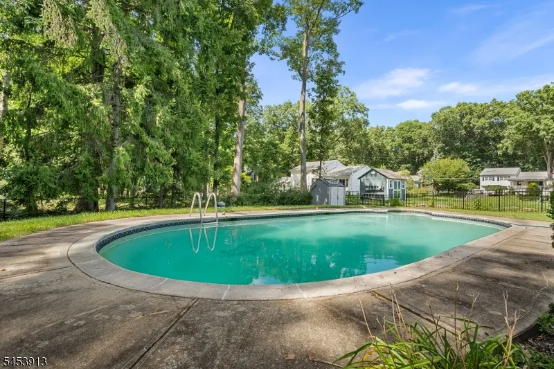47 Ferncliff Rd Parsippany-Troy Hills, NJ 07950