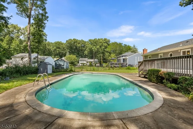 47 Ferncliff Rd Parsippany-Troy Hills, NJ 07950