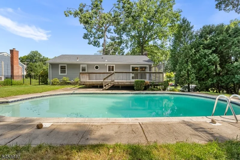 47 Ferncliff Rd Parsippany-Troy Hills, NJ 07950