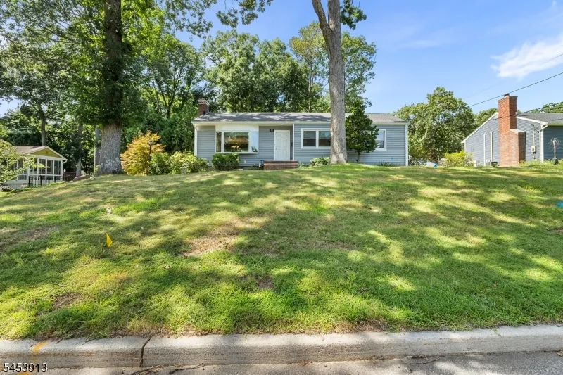 47 Ferncliff Rd Parsippany-Troy Hills, NJ 07950