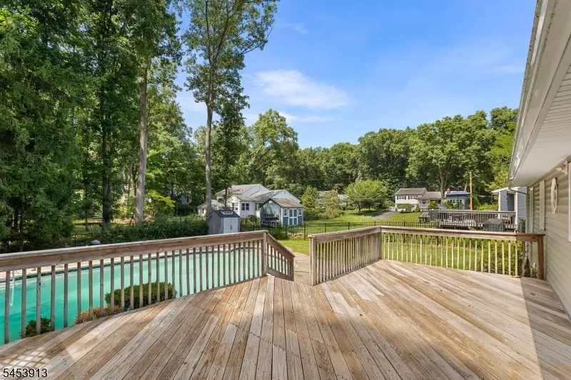 47 Ferncliff Rd Parsippany-Troy Hills, NJ 07950