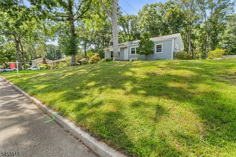 47 Ferncliff Rd Parsippany-Troy Hills, NJ 07950