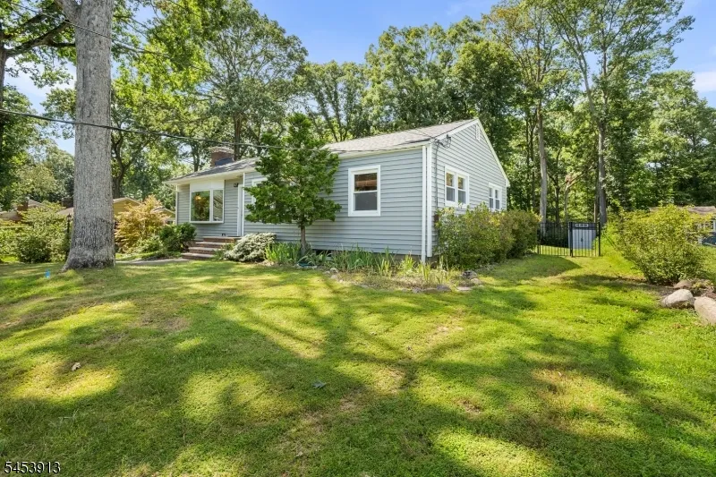 47 Ferncliff Rd Parsippany-Troy Hills, NJ 07950