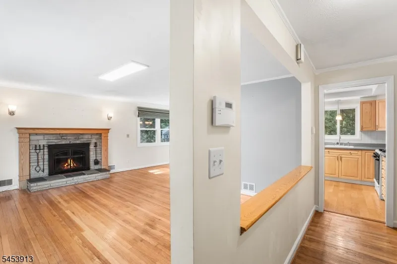47 Ferncliff Rd Parsippany-Troy Hills, NJ 07950