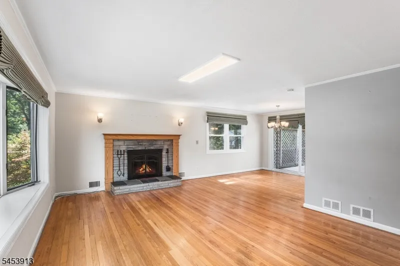 47 Ferncliff Rd Parsippany-Troy Hills, NJ 07950