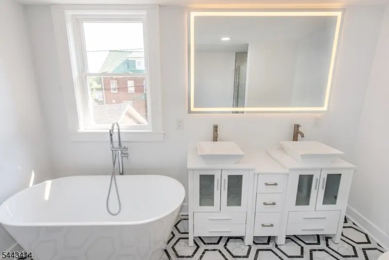 57 Goldsmith Ave Newark City, NJ 07112