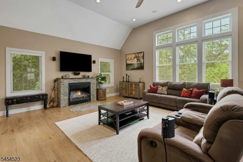 19 Tourne Rd Boonton, NJ 07005