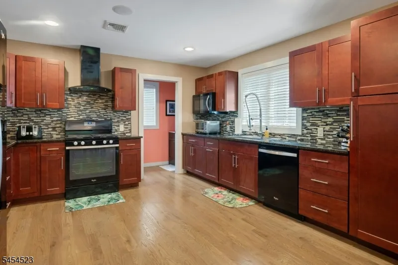 19 Tourne Rd Boonton, NJ 07005