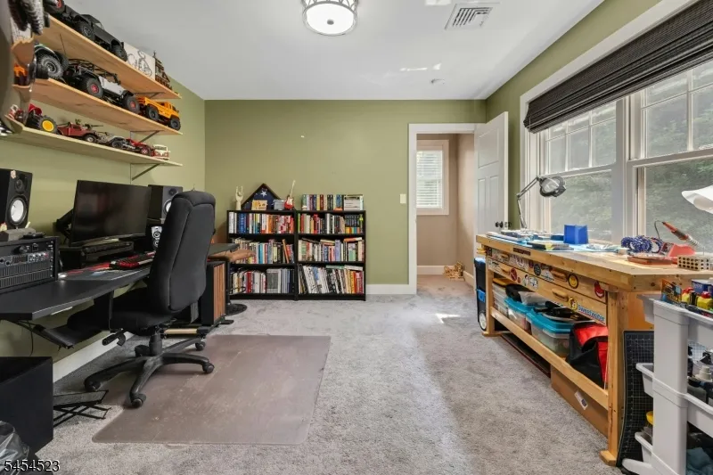 19 Tourne Rd Boonton, NJ 07005