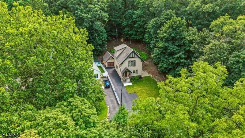 19 Tourne Rd Boonton, NJ 07005