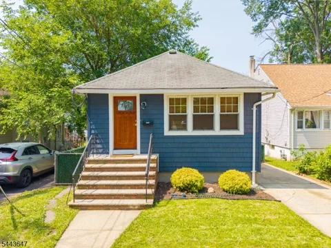 442 W Scott Ave