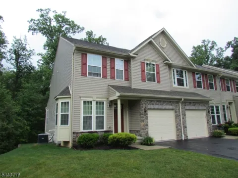 51 Parkside Ln