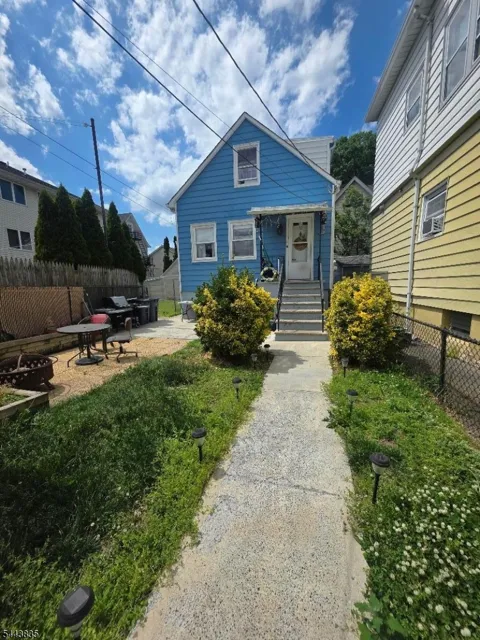 32 Marconi St