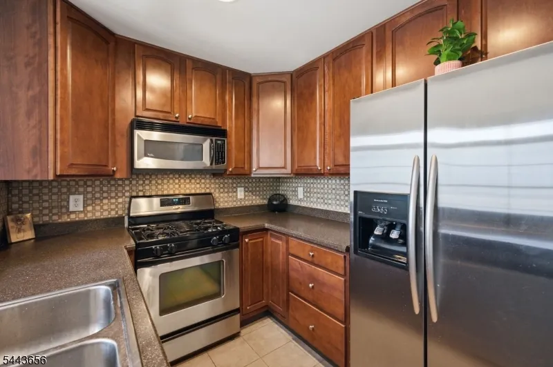 408 Donato Cir #408 Unit 408 Scotch Plains, NJ 07076