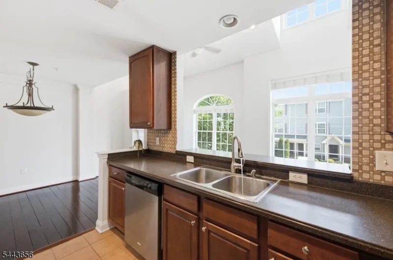 408 Donato Cir #408 Unit 408 Scotch Plains, NJ 07076