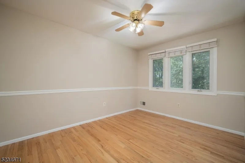 18 Guilford Ct Parsippany-Troy Hills, NJ 07950
