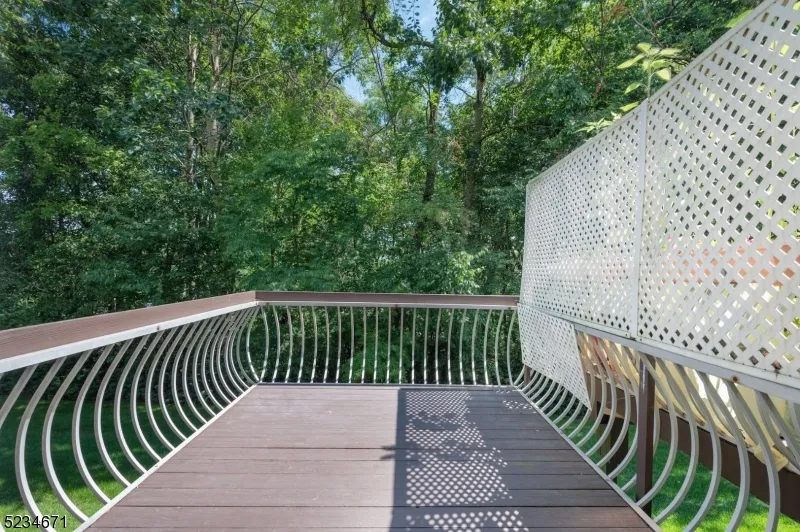 18 Guilford Ct Parsippany-Troy Hills, NJ 07950